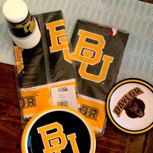 2 Brand New Baylor plastic table covers  sealed + 10 cups + plates small 4large9